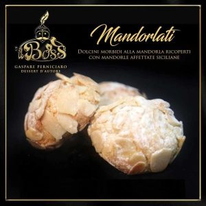Mandorlati-Dolcini-Siciliani-Morbidi-Ricoperti-di-Mandorla-Affettata