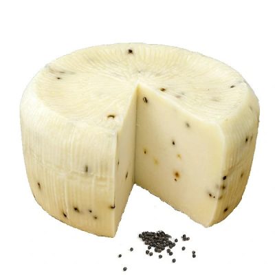formaggio-pecorino-semi-stagionato-pepato-latte